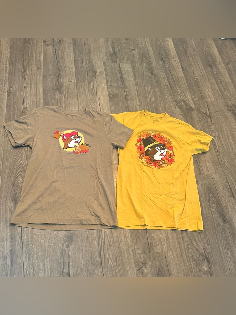 Buc-ee’s Adult Size Medium Fall/Thanksgiving T-Shirt Bundle